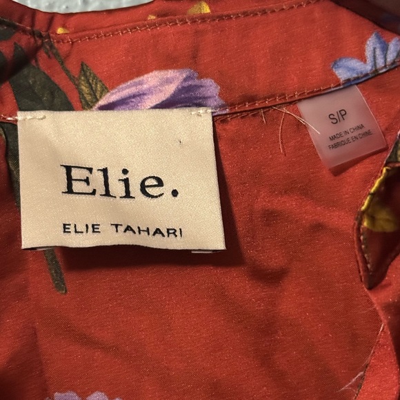 🔥Gorgeous Ellie Tahari Sleeveless Blouse Size S/P - Picture 2 of 3